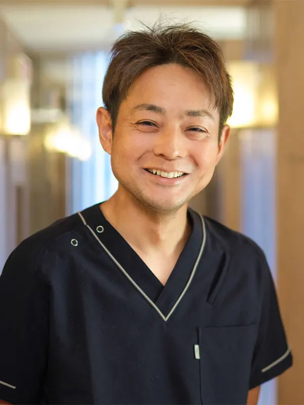 院長 足立哲也